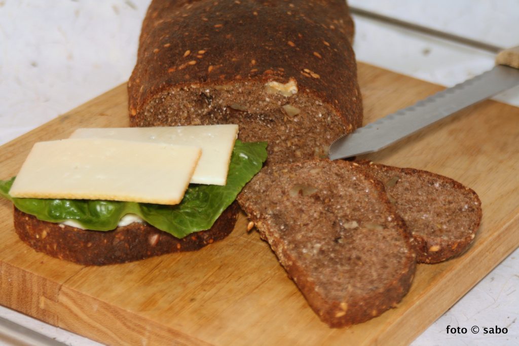 Körner-Eiweißbrot (Low Carb)
