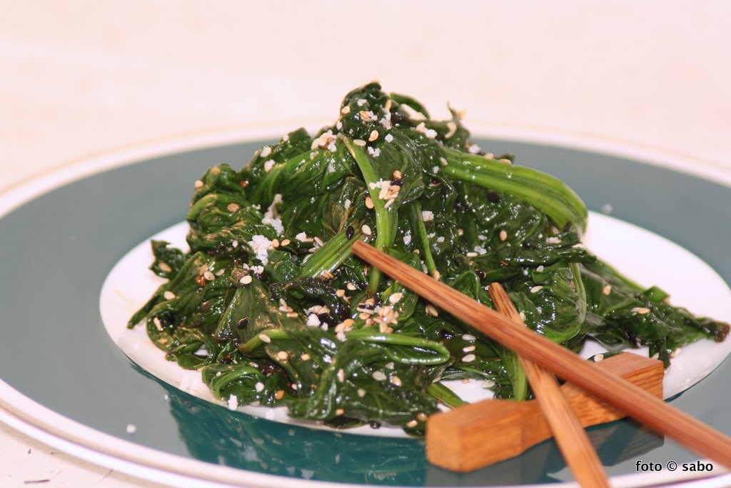 Koreanischer Spinatsalat – SiGuemChi NaMul (Low Carb / Keto)