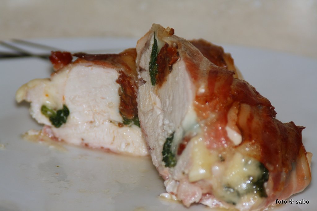 Bacon Wrapped Hassleback Chicken (Low Carb / Keto)