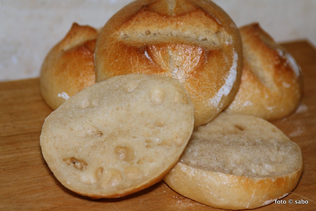 Frühstücksbrötchen mit süßem Starter