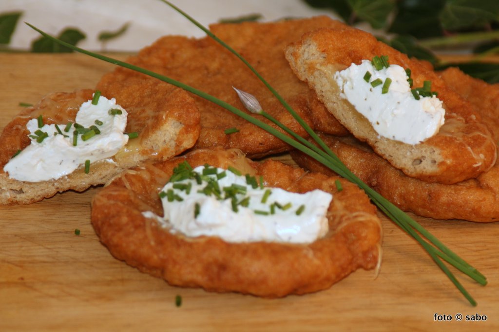 Langos (Low Carb / Keto)