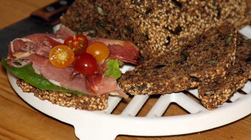 Dreiecksbrot (fast) wie bei Olles Himmelsglitzerdings (Low Carb / Keto)